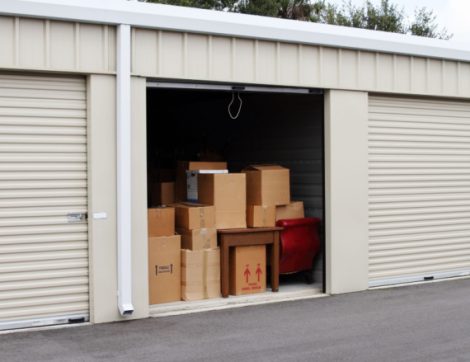 self-storage-warehouse-with-single-storage-unit-open-to-157641951-2fc86be470224bb480353afec3108e6f (1)
